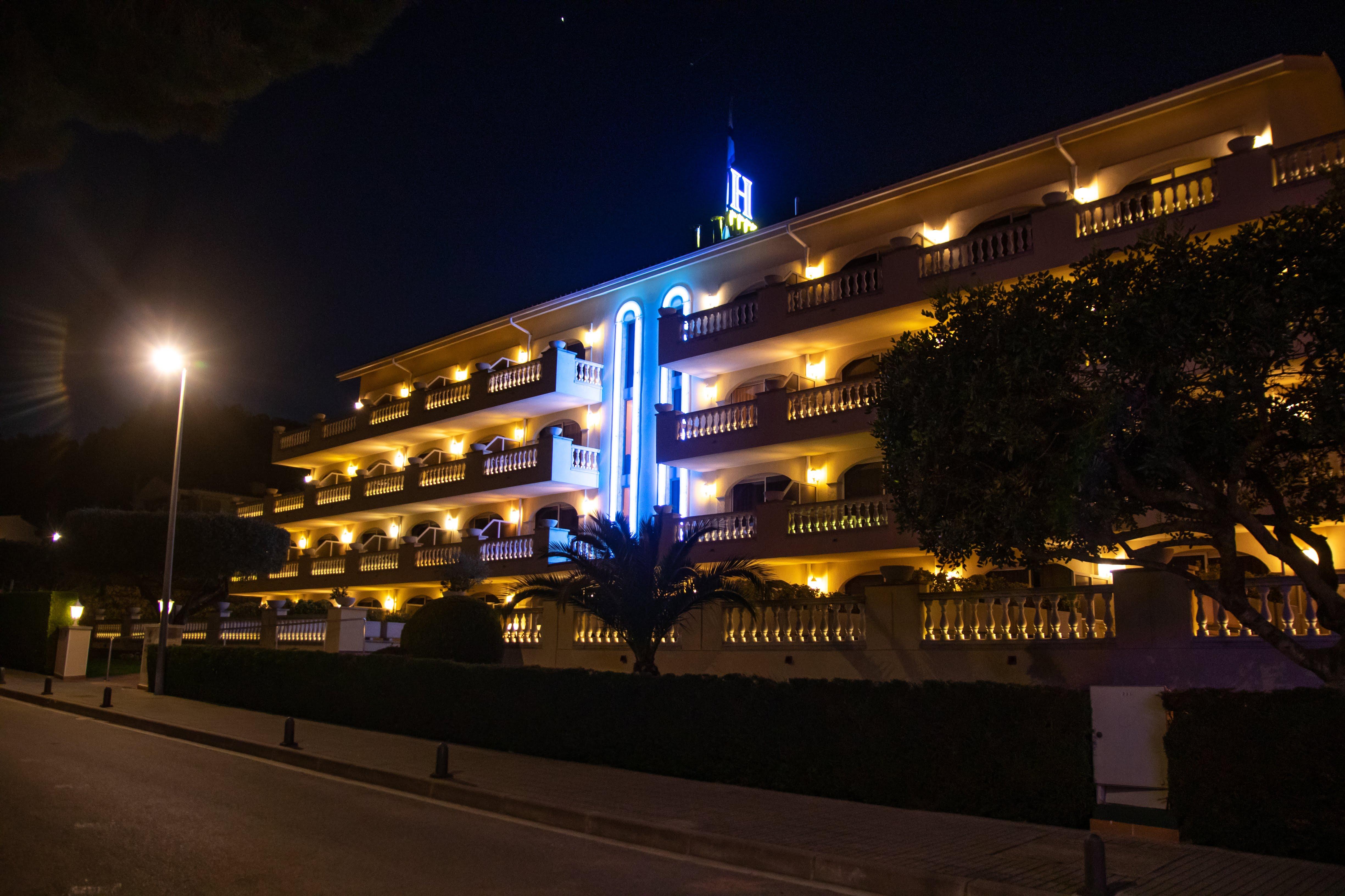 Van Der Valk Hotel Barcarola 산펠리우데기솔스 외부 사진