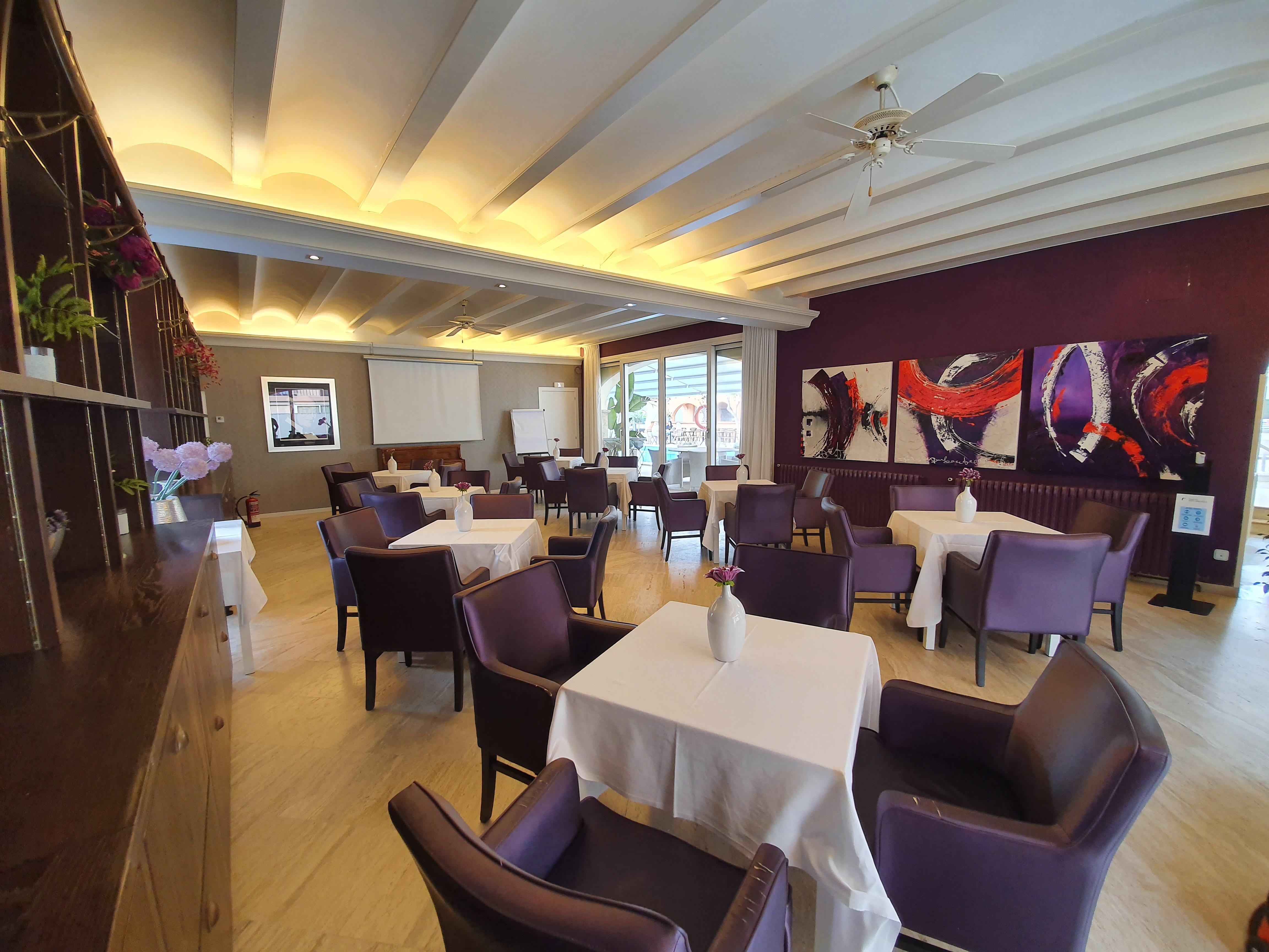 Van Der Valk Hotel Barcarola 산펠리우데기솔스 외부 사진