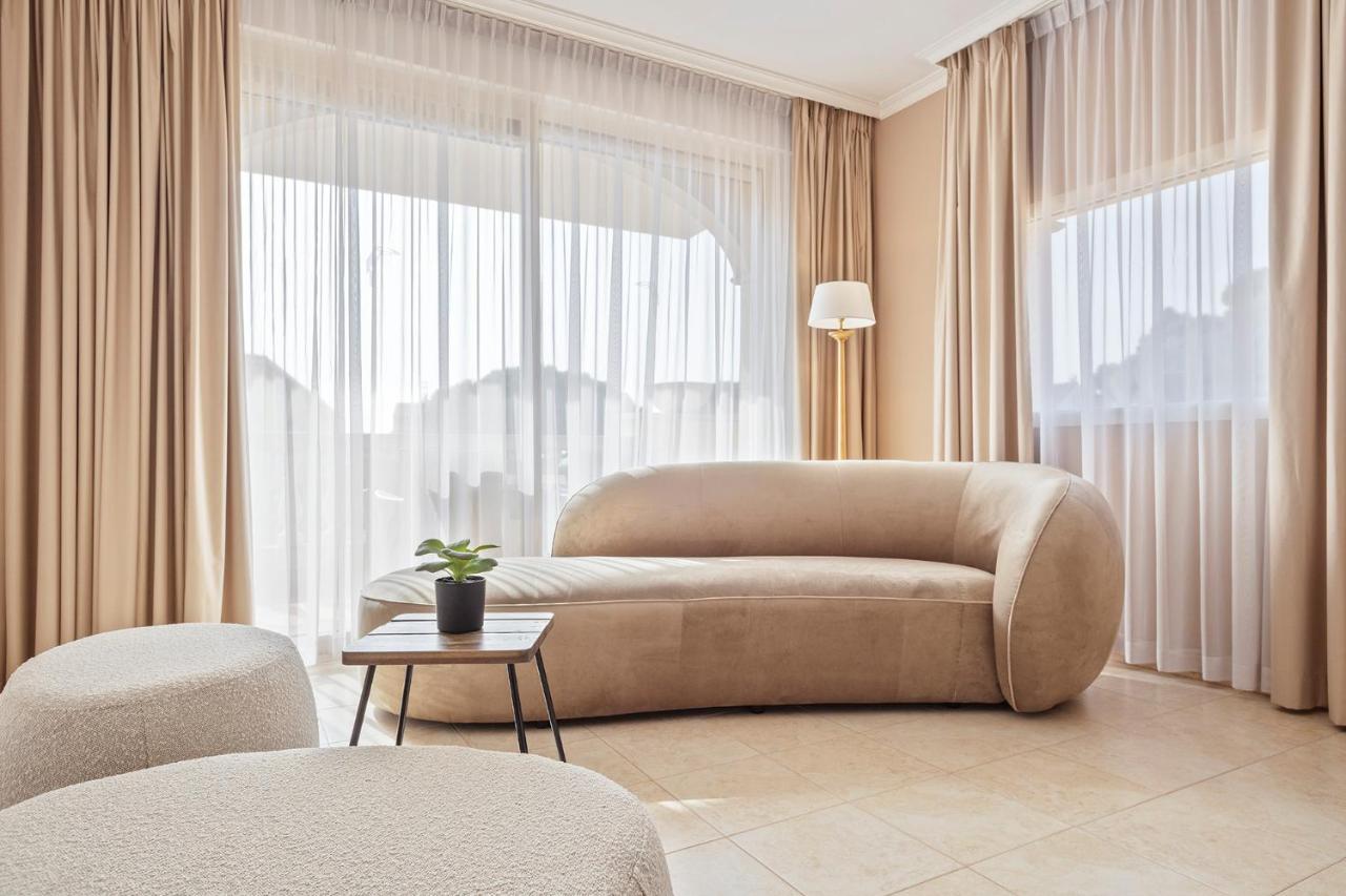 Van Der Valk Hotel Barcarola 산펠리우데기솔스 외부 사진