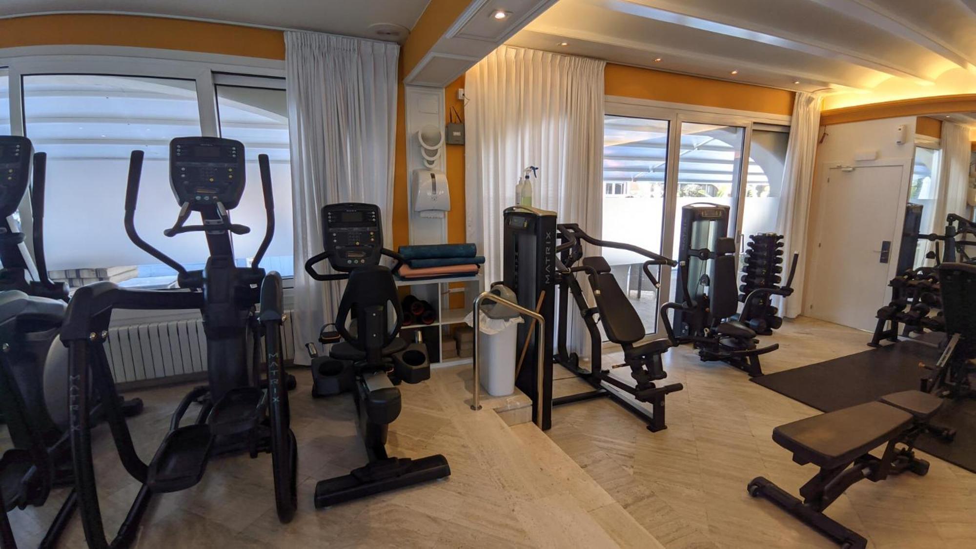 Van Der Valk Hotel Barcarola 산펠리우데기솔스 외부 사진