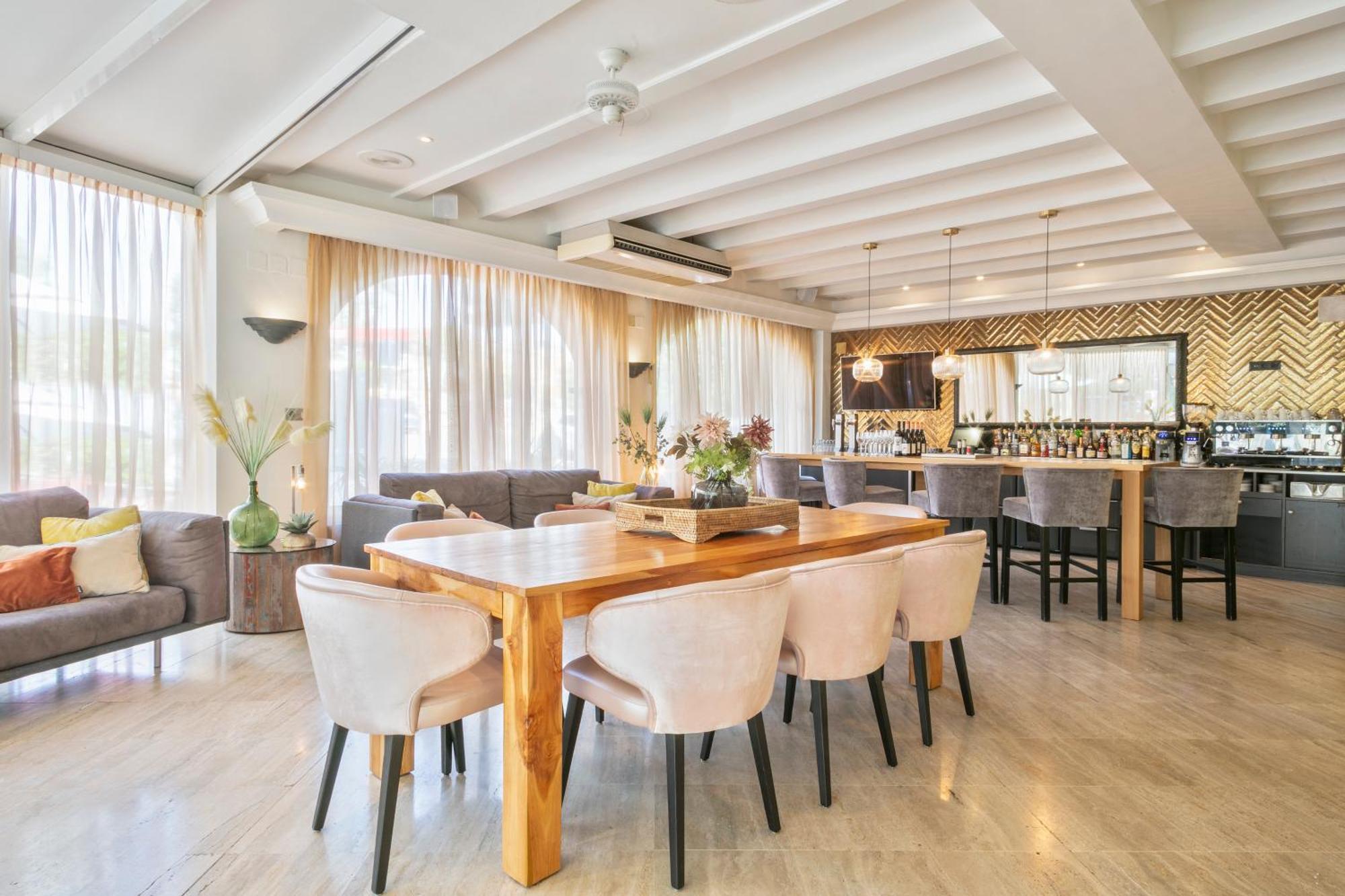 Van Der Valk Hotel Barcarola 산펠리우데기솔스 외부 사진