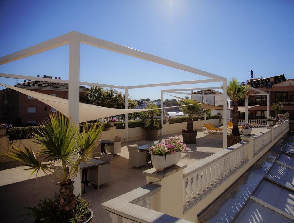 Van Der Valk Hotel Barcarola 산펠리우데기솔스 외부 사진